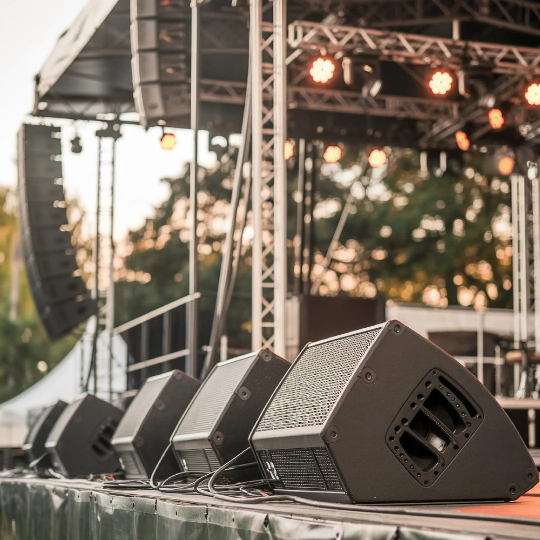 stage-with-speaker-it-that-says-speaker